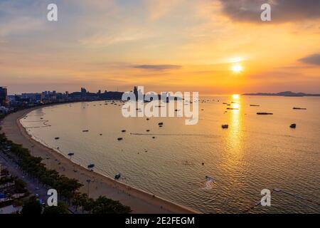 Sonnenuntergang über Pattaya, Chon Buri, Thailand Stockfoto