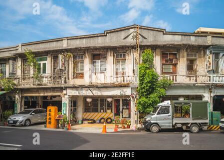 12. Januar 2021: Alte Straße mit barocken Häusern. Es ist die Hauptstraße führt zum ersten Markt im Zentrum der Stadt Huwei Stockfoto