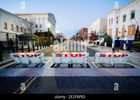 Washington, Usa. Januar 2021. Am Mittwoch, den 13. Januar 2021, wurde der Umkreis um das US-Kapitolgebäude und die umliegenden Grundstücke vor der Amtseinführung am 20. Januar 2020 um einen weiteren Block erweitert. Washington, DC, USA, 13. Januar 2021. Foto von Kit Karzen/ABACAPRESS.COM Quelle: Abaca Press/Alamy Live News Stockfoto