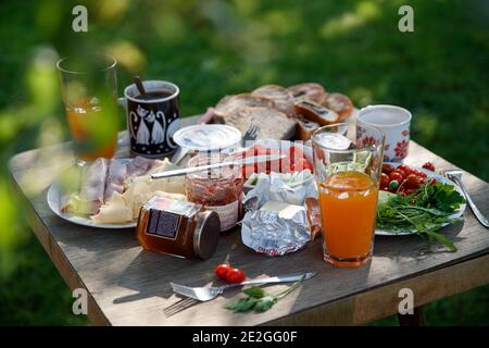 Prag, Tschechische Republik - 5. August 2018: Typisches Frühstück auf der tschechischen Landseite Stockfoto