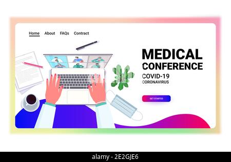 Hände mit Laptop Arzt diskutieren mit Mischung Rennen Kollegen auf Screen Ärzte mit medizinischen Konferenz Medizin Gesundheitswesen Online-Kommunikation Konzept Horizontale Vektordarstellung im Hochformat Stock Vektor