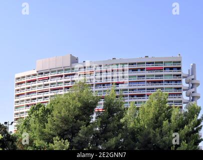Marseille (Südostfrankreich): Le Brasilia, ein 22-stöckiges Hochhaus aus dem 20. Jahrhundert, erbaut 1967 in der Nähe des Wohnhauses Cite Ra Stockfoto