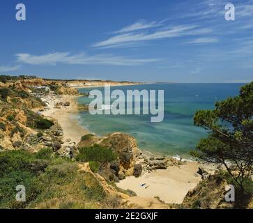 Strände entlang der Algarve bei Olhos d'Agua, Stockfoto