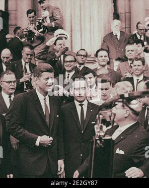 Archivfoto von Präsident Kennedy in Deutschland. Präsident Kennedy besuchte die Städte Hanau, Frankfurt und Wiesbaden am dritten Tag seines Westgund Stockfoto