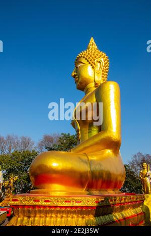 Goldener großer Buddha in Thailand Südostasien Stockfoto