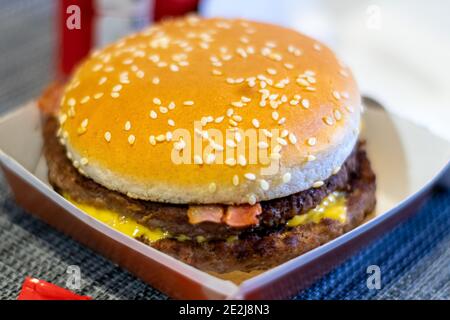 McDonalds Burguer Doppel Royal Menü Stockfoto