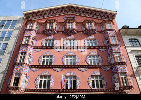 Vurnik Haus, das 1921 in Ljubljana gebaut wurde Der slowenische Nationalstil und ist einer der am meisten Berühmte Gebäude in der Stadt Stockfoto