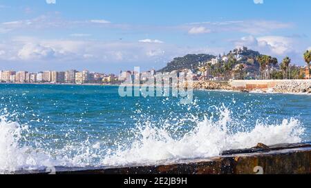 Blick auf Malaga aus der Gegend von los Banos del Carmen. Malaga, Costa del Sol, Provinz Malaga, Andalusien, Südspanien. Stockfoto