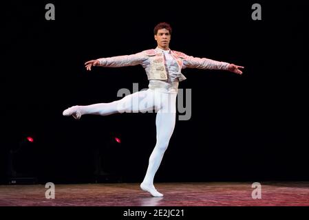 Carlos Acosta probt Don Quixote als Teil von Carlos Acosta: The Classical Farewell in der Royal Albert Hall - London. Foto Datum: Montag 3. Oktober 2016. Bildnachweis sollte lauten: David Jensen/EMPICS Entertainment Stockfoto