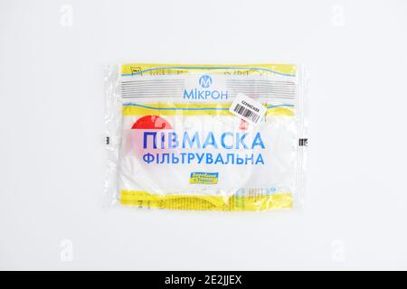 BILA TSERKVA, UKRAINE - DEZEMBER 27: Mikron Einweg-Particulat Valved Respirator FFP3. Schutz gegen Covid-19, Partikel, Gase. Hergestellt in Stockfoto