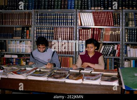 Kairo Ägypten Islamische Bibliothek Studenten Studieren Stockfoto