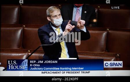 Eine C-SPAN-Fernsehbildschirmung zeigt den führenden US-Präsidenten Donald Trump bei seinem zweiten Amtsenthebungsverfahren, Jim Jordan (R-Ohio). Stockfoto