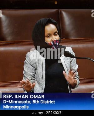 C-SPAN Fernsehbild zeigt US-Rep. Ilhan Omar (D-Minnesota) spricht bei US-Präsident Donald Trump zweite Amtsenthebungsdebatte. Stockfoto