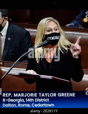 C-SPAN Fernsehbild zeigt US-Rep. Marjorie Taylor Green Verteidigung US-Präsident Donald Trump bei seiner zweiten Amtsenthebungsdebatte. Stockfoto