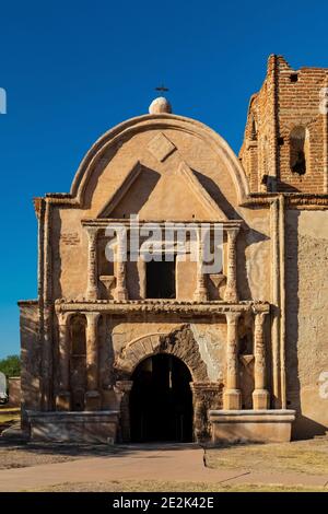 Adobe Kirche in Mission San Jose de Tumacacori, Tucumcari National Historical Park, Arizona, USA Stockfoto