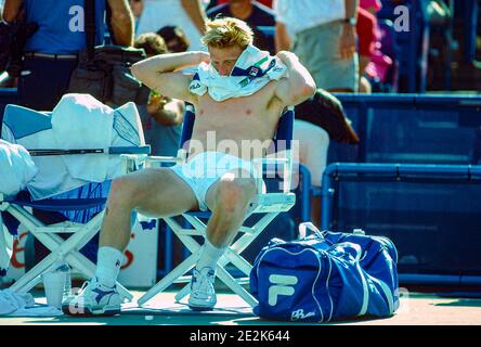 Boris Becker (GER)bei einem Wechsel bei den US Open Tennis Championships 1989. Stockfoto