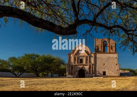 Adobe Kirche in Mission San Jose de Tumacacori, Tucumcari National Historical Park, Arizona, USA Stockfoto