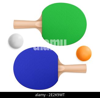 Schläger und Bälle, Tischtennis-Ausrüstung isoliert auf weißem Hintergrund. Vector realistische Satz von 3d Pingpong Bälle und blau und grün Sport-Paddel mit Holzgriffen in der oberen und unteren Ansicht Stock Vektor