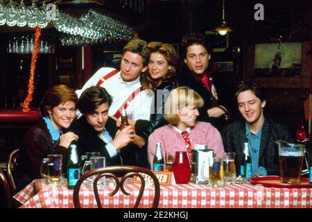 Ally Sheedy, Judd Nelson, Emilio Etevez, Demi Moore, Mare Winningham, Rob Lowe, Andrew McCarthy, 'ST. Elmo's Fire' (1985) Columbia Bilder / Bildnachweis: Lorey Sebastian / Aktenzeichen # 34082-117THA Stockfoto