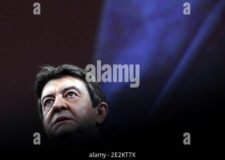Jean-Luc Melenchon, die französische linke Partei Front de Gauche (Linke Front) nimmt am Beginn der Kampagne für die Region Front de Gauche Teil, eine Allianz zwischen mehreren politischen Parteien, darunter die PCF (Französische Kommunistische Partei), La Gauche Unitaire (die Unitarische Linke) und Le Parti de Gauche (Die linke Partei), am 10. Januar 2010 im Palais des Congres in Paris, Frankreich. Foto von Stephane Lemouton/ABACAPRESS.COM Stockfoto