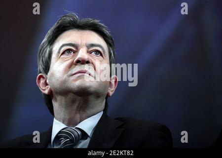 Jean-Luc Melenchon, die französische linke Partei Front de Gauche (Linke Front) nimmt am Beginn der Kampagne für die Region Front de Gauche Teil, eine Allianz zwischen mehreren politischen Parteien, darunter die PCF (Französische Kommunistische Partei), La Gauche Unitaire (die Unitarische Linke) und Le Parti de Gauche (Die linke Partei), am 10. Januar 2010 im Palais des Congres in Paris, Frankreich. Foto von Stephane Lemouton/ABACAPRESS.COM Stockfoto
