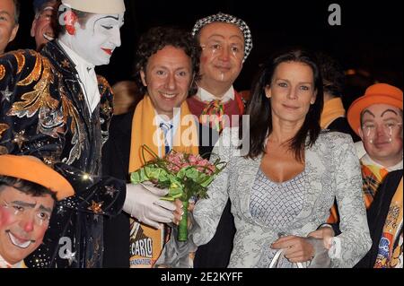 Prinzessin Stephanie von Monaco, Stephane Bern und Herr Seizler am 3. Tag des 34. Internationalen Zirkusfestivals in Monte-Carlo, Monaco, am 16. Januar 2010. Foto von Thierry Orban/ABACAPRESS.COM Stockfoto