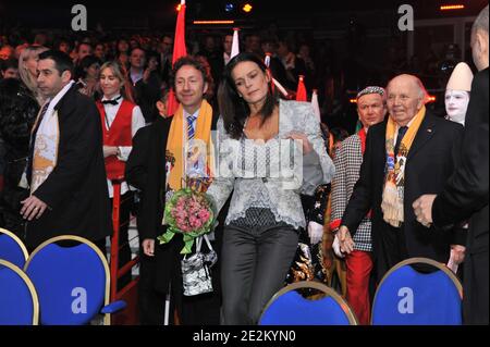 Prinzessin Stephanie von Monaco und Stephane Bern am dritten Tag des 34. Internationalen Zirkusfestivals in Monte Carlo, Monaco, am 16 2010. Januar. Handout Foto von Monaco Palace/ABACAPRESS.COM Stockfoto