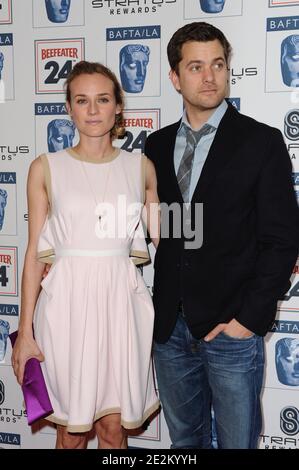 Diane Kruger nimmt an der 16. Jährlichen Tee-Party von BAFTA/LA Teil, die am 16. Januar 2010 im Beverly Hills Hotel in Los Angeles, Kalifornien, USA, stattfand. Foto von Lionel Hahn/ABACAPRESS.COM (im Bild: Diane Kruger, Joshua Jackson) Stockfoto