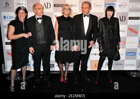 Festivalpräsident Remi Depoix und seine Frau Chantal Thomass nehmen am 04 2010. Februar am 25. Internationalen Automobilfestival im Hotel des invalides in Paris, Frankreich, Teil. Foto von Nicolas Genin/ABACAPRESS.COM Stockfoto