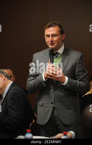 Präsentation der Liste der Modem-Partei für die Regionalwahl in Lille, Frankreich. Hier Frederic Leturque Liste der Leiter der Region Pas-de-Calais, 6. Januar 2010. Foto von Farid Alouache/ABACAPRESS.COM Stockfoto