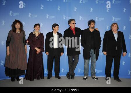 Yolande Moreau, Miss Ming, Jean-Pierre Guerin, Benoit Delepine, Gustave Kervern und Gerard Depardieu während eines Fotoalles für "Mama" im Rahmen der 60. Berliner Filmfestspiele am 19. Februar 2010 im Grand Hyatt Hotel in Berlin. Foto von Nicolas Briquet/ABACAPRESS.COM Stockfoto