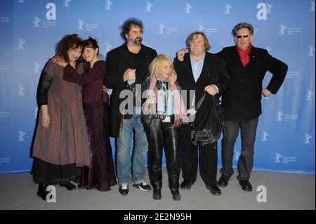 Yolande Moreau, Miss Ming, Gustave Kervern, Fotografin Erika Rabau, Gerard Depardieu und Benoit Delepine während einer Fotocollage für "Mama" im Rahmen der 60. Berliner Filmfestspiele am 19. Februar 2010 im Grand Hyatt Hotel in Berlin. Foto von Nicolas Briquet/ABACAPRESS.COM Stockfoto