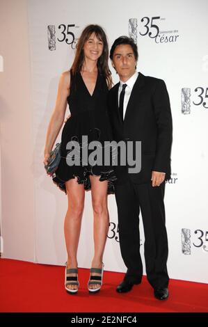 Charlotte Gainsbourg und Yvan Attal kommen zu den 35. Cesar Film Awards, die am 27. Februar 2010 im Theatre du Chatelet in Paris, Frankreich, stattfinden. Foto von Briquet-Guibbaud/ABACAPRESS.COM Stockfoto