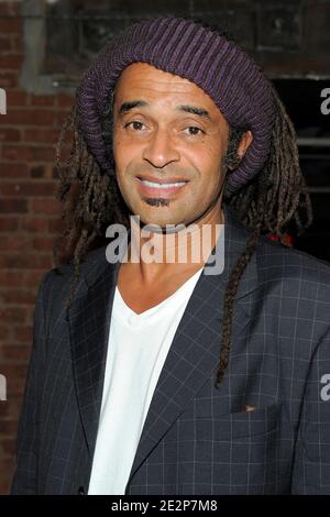 Der französische Sänger und ehemalige Tennisspieler Yannick Noah nimmt am Haitian Relief Benefit Evening in La Venue am 11. März 2010 in New York, NY, USA Teil. Foto von Aton Pak/ABACAPRESS.COM Stockfoto
