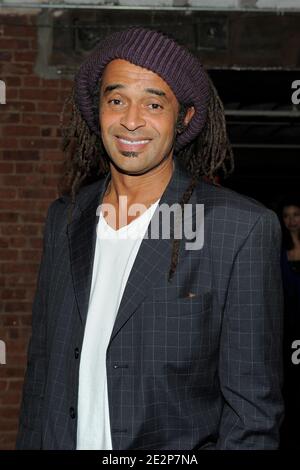 Der französische Sänger und ehemalige Tennisspieler Yannick Noah nimmt am Haitian Relief Benefit Evening in La Venue am 11. März 2010 in New York, NY, USA Teil. Foto von Aton Pak/ABACAPRESS.COM Stockfoto
