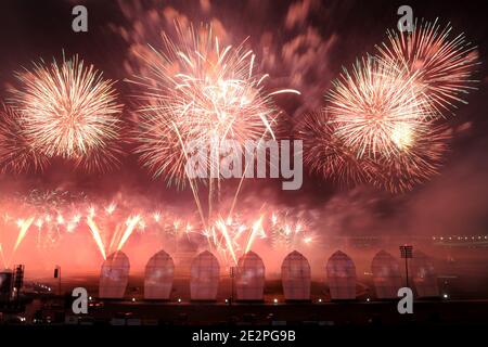 Atmosphäre auf der Meydan-Rennstrecke, die am 27. März 2010 in Dubai, Vereinigte Arabische Emirate, eingeweiht wurde. Meydan beherbergt eine Tribüne mit einem Stadion mit 60,000 Sitzplätzen, darunter ein luxuriöses Hotel, Zucht- und Trainingseinrichtungen, 6 Haute Cuisine Restaurants, ein Kino und ein Museum. Foto von Ammar Abd Rabbo/ABACAPRESS.COM Stockfoto