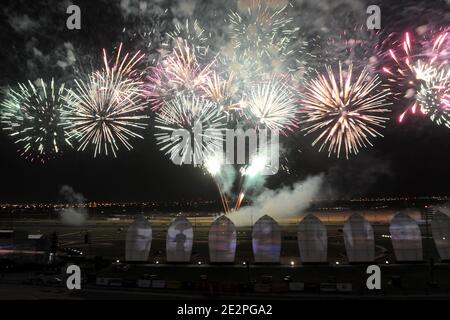 Atmosphäre auf der Meydan-Rennstrecke, die am 27. März 2010 in Dubai, Vereinigte Arabische Emirate, eingeweiht wurde. Meydan beherbergt eine Tribüne mit einem Stadion mit 60,000 Sitzplätzen, darunter ein luxuriöses Hotel, Zucht- und Trainingseinrichtungen, 6 Haute Cuisine Restaurants, ein Kino und ein Museum. Foto von Ammar Abd Rabbo/ABACAPRESS.COM Stockfoto