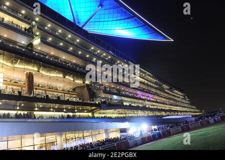 Atmosphäre auf der Meydan-Rennstrecke, die am 27. März 2010 in Dubai, Vereinigte Arabische Emirate, eingeweiht wurde. Meydan beherbergt eine Tribüne mit einem Stadion mit 60,000 Sitzplätzen, darunter ein luxuriöses Hotel, Zucht- und Trainingseinrichtungen, 6 Haute Cuisine Restaurants, ein Kino und ein Museum. Foto von Ammar Abd Rabbo/ABACAPRESS.COM Stockfoto