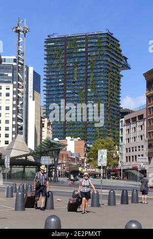 One Central Park ist ein preisgekröntes, gemischtes Gebäude mit vertikaler Ausrichtung Hängende Gärten in Ultimo Sydney New South Wales Australien Stockfoto