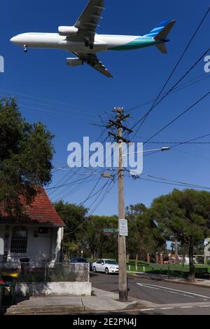 In der Flugbahn bei Sydenham mit ankommenden Flugzeugen Land in Sydney New South Wales Australien Stockfoto