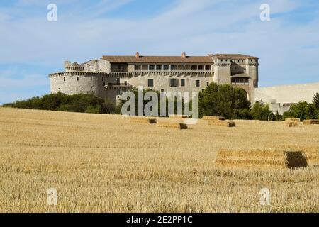 Das Schloss-Palast der Herzöge von Alburquerque in Cuéllar, Segovia. Stockfoto