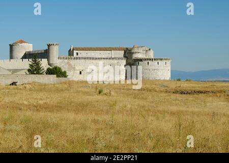 Das Schloss-Palast der Herzöge von Alburquerque in Cuéllar, Segovia. Stockfoto