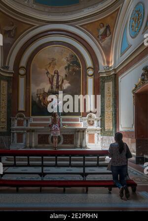 Anhänger in einer Kapelle in der Metropolitan Cathedral in Buenos Aires, Argentinien Stockfoto