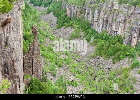 Ouimet Canyon Provincial Park, in der Gegend von Thunder Bay, in Ontario, Kanada. Stockfoto