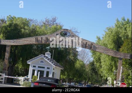 Hidden Hills, California, USA 14. Januar 2021 EINE allgemeine Ansicht der Atmosphäre des Eingangs/Tores der exklusiven Hidden Hills Häuser am 14. Januar 2021, wo Kim Kardashian, Kris Jenner, Kylie Jenner, Kendall Jenner, Justin Bieber, Brittany Spears, Jessica Simpson, Miley Cyrus, Drake Häuser in Hidden Hills, Kalifornien, USA haben. Foto von Barry King/Alamy Stockfoto Stockfoto