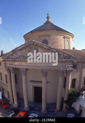 FACHADA PORTICADA - 1761-1788 - ARQUITECTURA NEOCLASICA. Autor: DREVETON BALTASAR. LAGE: IGLESIA CONVENTO DE SANTA VICTORIA. CORDOBA. SPANIEN. Stockfoto