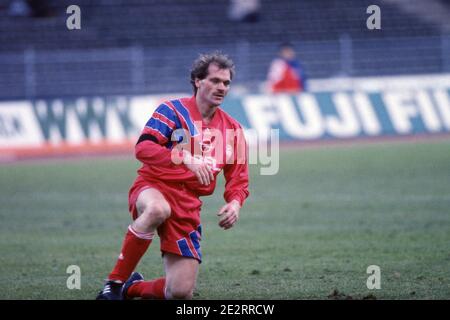 München, Deutschland. Mai 2020. Fußball, firo: 02/20/1993 Fußball, 1. Bundesliga, 1992/1993, 92/93 Ruckrunde, 18. Spieltag, Archivbilder, Archivfoto FC Bayern München - Bayer 05 Uerdingen 2: 0 Jan Wouters, ganze Figur Kredit: dpa/Alamy Live News Stockfoto