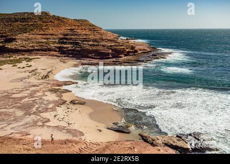 Island Rock & Natural Bridge, Red Bluff Coastal Cliffs, Kalbarri National Park, & Pink Lake, Hutt Lagoon, Port Gregory, Coral Coast, Western Australia Stockfoto