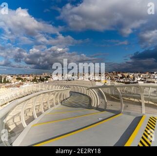 Sevilla, Spanien - 10. Januar 2021: Stadtrundgang auf dem Metopol Sonnenschirm in Sevilla Stockfoto