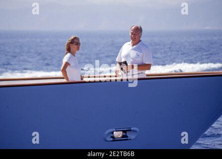 Prinz Karim Aga Khan und Prinzessin Zahra an Bord der Yacht Shergar beim Maxi Yacht Rolex Cup 2004 in Costa Smeralda, Sardinien (gescannt von Farblider) Stockfoto